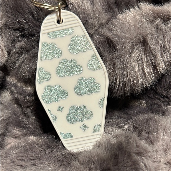 Cloud Pattern Keychain - Picture 1 of 3